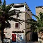 Penthouse & Franci Apartman Pag Town