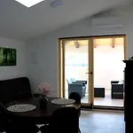 Apartman Penthouse & Franci