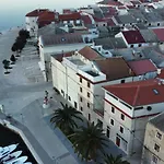 Penthouse & Franci Pag Town