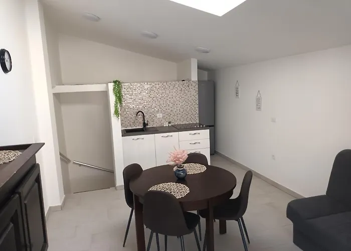 Penthouse & Franci Apartament *