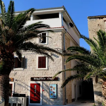 Penthouse & Franci Apartman Pag Town