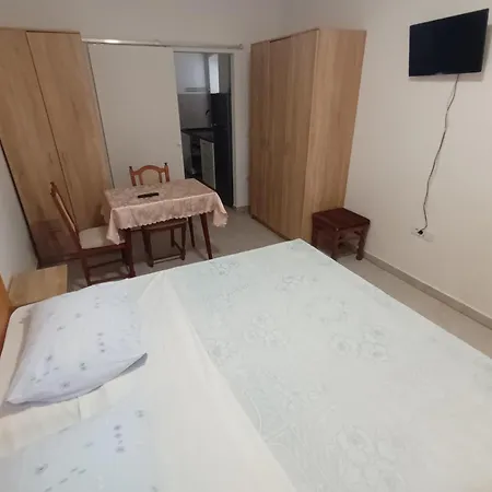 Apartman Penthouse & Franci