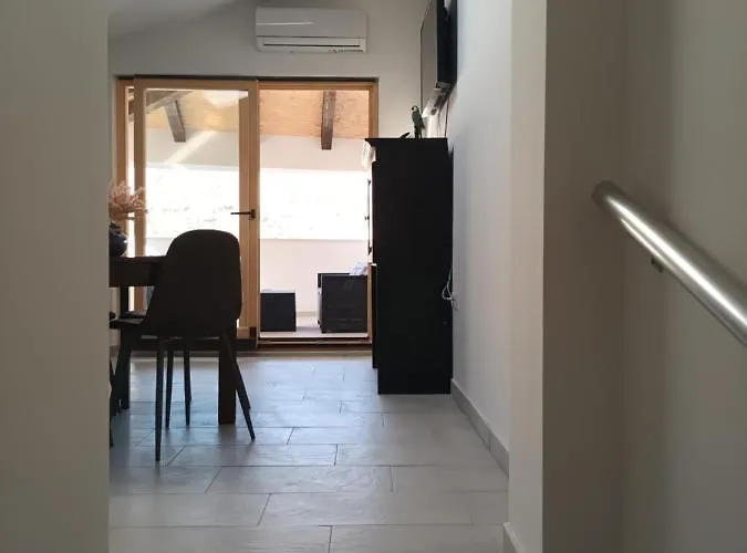 Διαμέρισμα Penthouse & Franci *