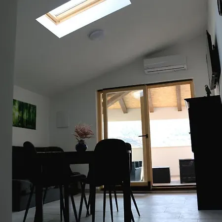 Apartment Penthouse & Franci *