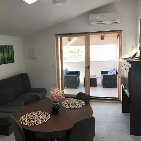 Penthouse & Franci Apartament *